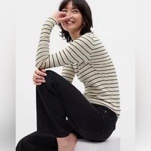GAP Modern Stripe Women’s T-Shirt